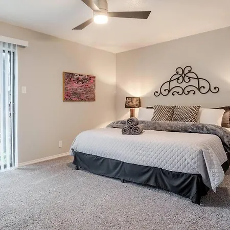 Stylish 1Br Apartment Steps Away From At&T Stadium